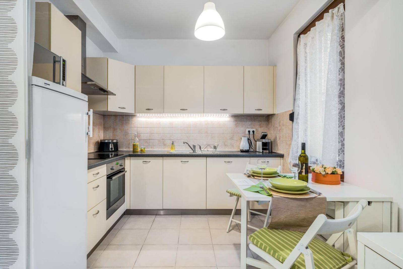 The Onyx Apartment *